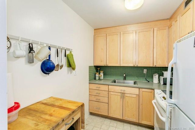 100 York Street 12E, New Haven, CT 06511