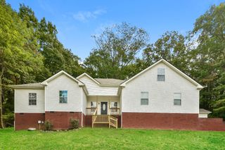 7742 Sawyer Brown Rd, Nashville, TN 37221