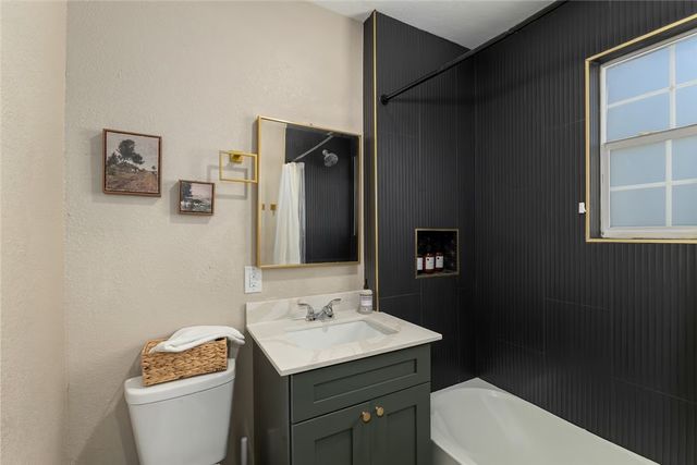 207 North Preston Avenue, Bryan, TX 77803