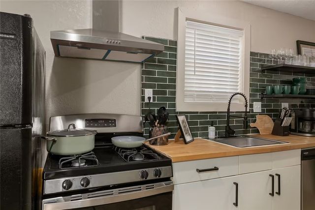 207 North Preston Avenue, Bryan, TX 77803