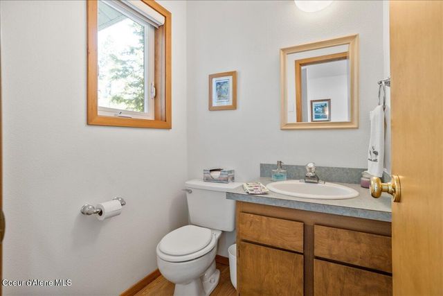 311 Swan Shores Dr, Sagle, ID 83860