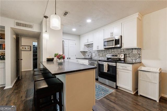 216 River Mill Circle, Roswell, GA 30075