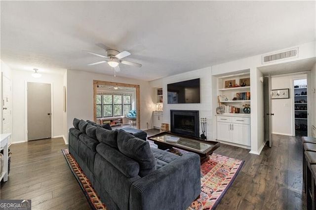 216 River Mill Circle, Roswell, GA 30075