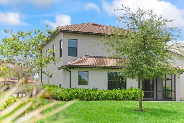 8123 NW 78th St, Tamarac, FL 33321