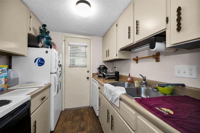 1127 KING ARTHUR COURT 309, Dunedin, FL 34698