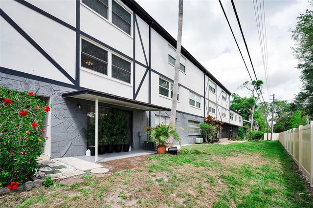 1127 KING ARTHUR COURT 309, Dunedin, FL 34698