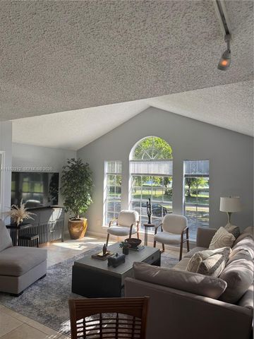 1165 Crystal Way B, Delray Beach, FL 33444