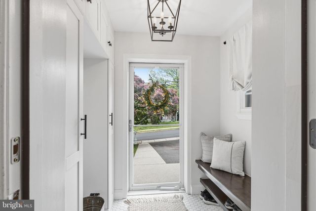 1267 HUNTINGDON RD, Abington, PA 19001