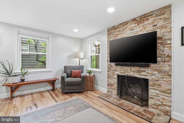 1267 HUNTINGDON RD, Abington, PA 19001