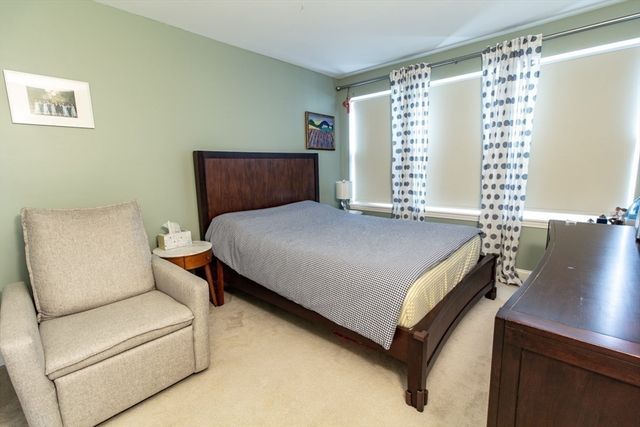 316 Rindge Ave 9, Cambridge, MA 02140