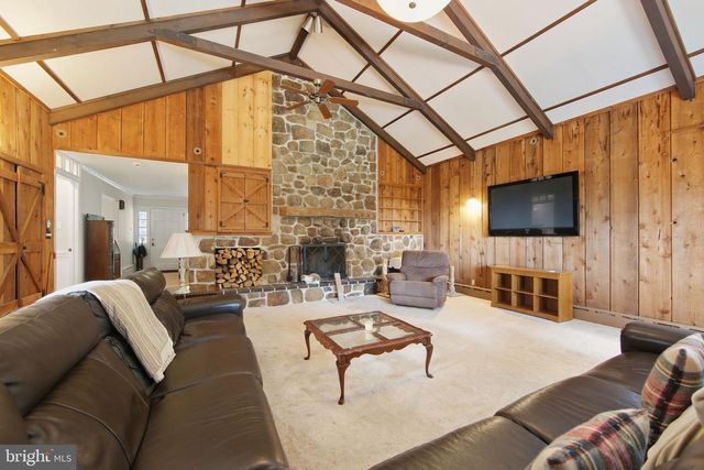 156 GROVE RD, Elverson, PA 19520