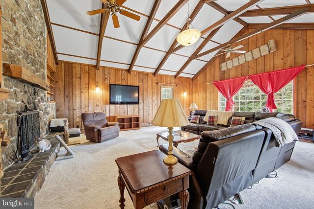 156 GROVE RD, Elverson, PA 19520