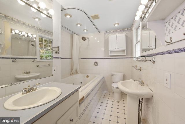 156 GROVE RD, Elverson, PA 19520