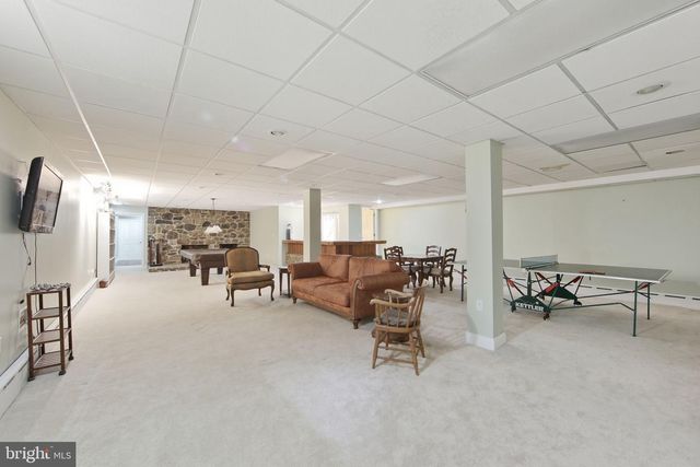 156 GROVE RD, Elverson, PA 19520