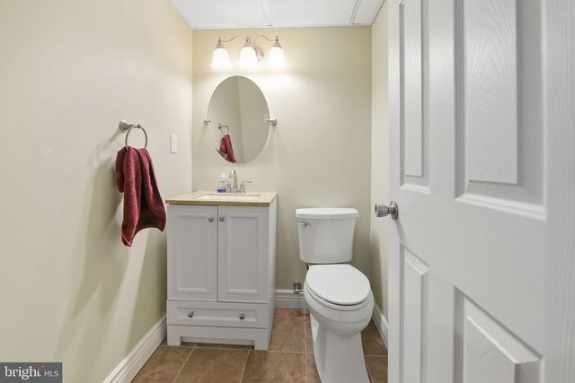 156 GROVE RD, Elverson, PA 19520