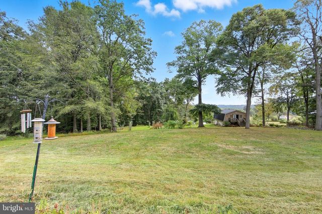 156 GROVE RD, Elverson, PA 19520