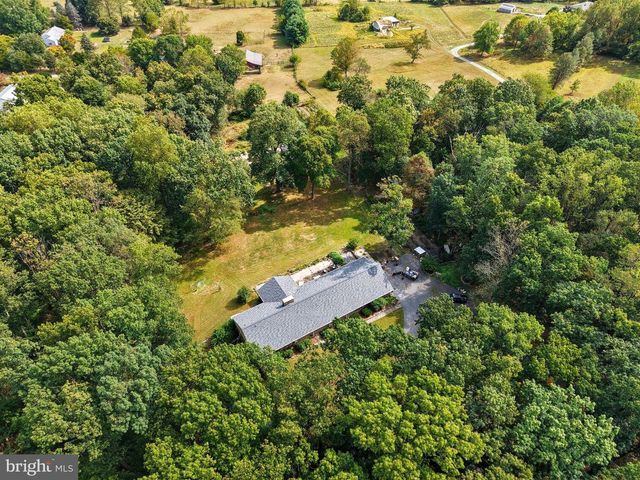 156 GROVE RD, Elverson, PA 19520