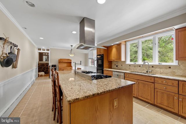 156 GROVE RD, Elverson, PA 19520