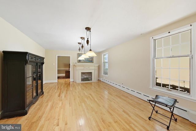 156 GROVE RD, Elverson, PA 19520