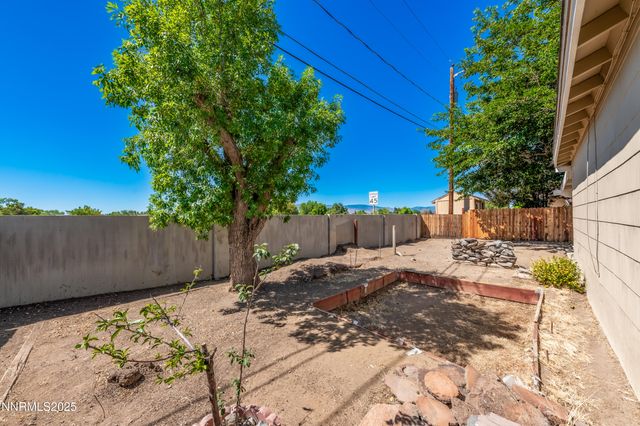 465 Lenwood Drive, Sparks, NV 89431