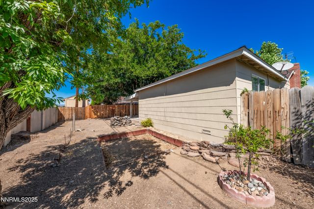 465 Lenwood Drive, Sparks, NV 89431