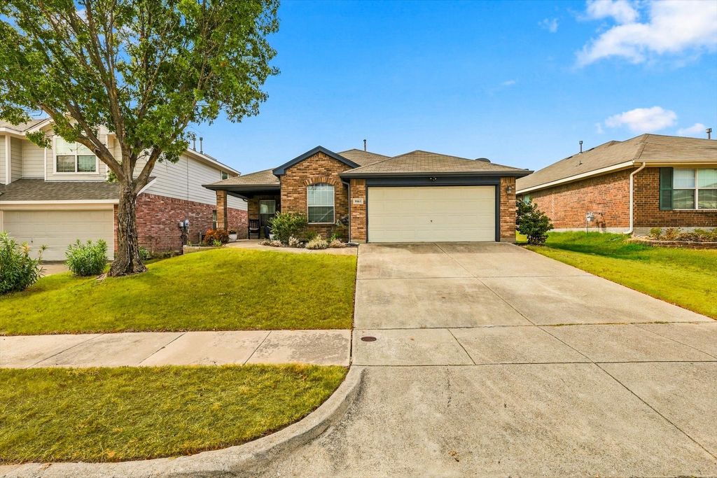 9861 Autumn Sage Drive, Fort Worth, TX 76108 — exterior