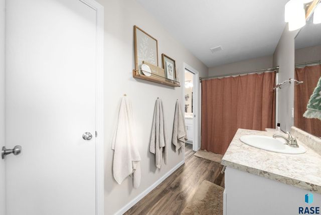 7016 53rd St W Street W, Sioux Falls, SD 57106