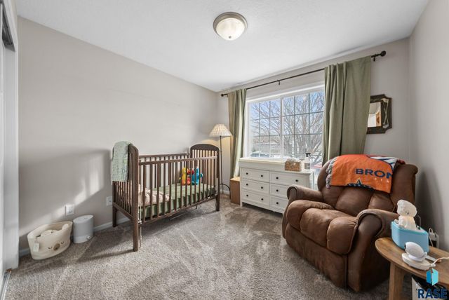 7016 53rd St W Street W, Sioux Falls, SD 57106