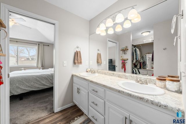 7016 53rd St W Street W, Sioux Falls, SD 57106