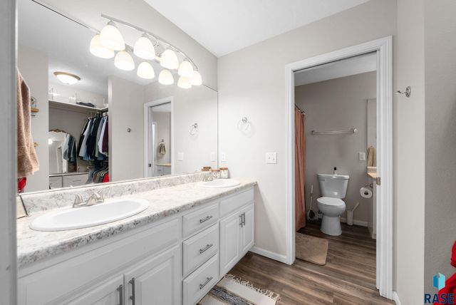 7016 53rd St W Street W, Sioux Falls, SD 57106