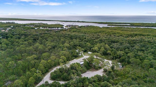 7978 SE Hempstead Circle, Hobe Sound, FL 33455