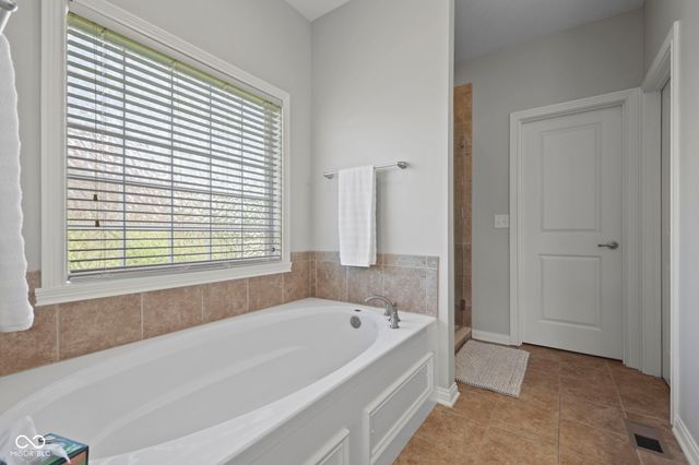 4999 Sweetwater Drive, Noblesville, IN 46062