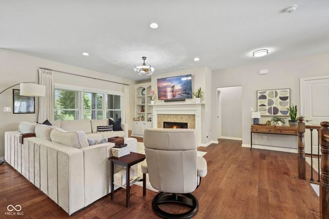 4999 Sweetwater Drive, Noblesville, IN 46062