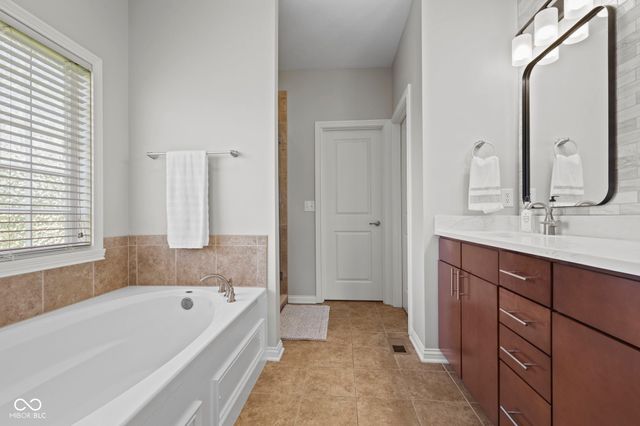 4999 Sweetwater Drive, Noblesville, IN 46062