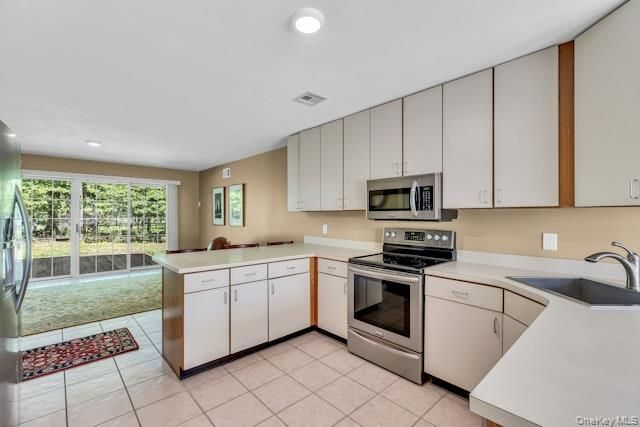 112 Dorado Court S, Middle Island, NY 11953