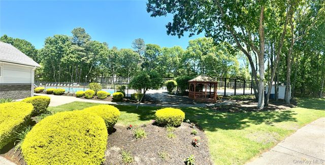 112 Dorado Court S, Middle Island, NY 11953