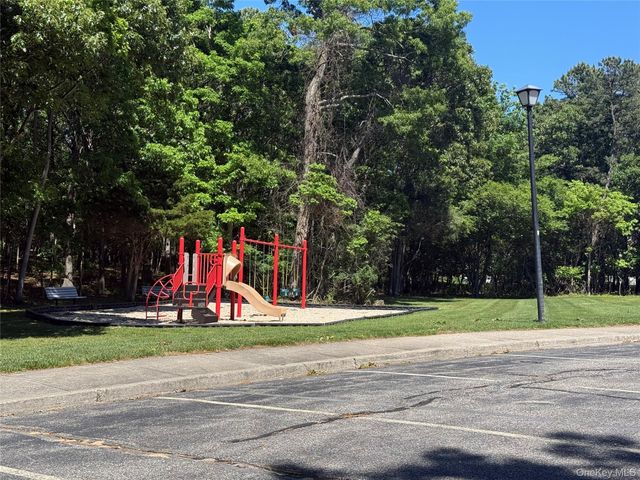 112 Dorado Court S, Middle Island, NY 11953