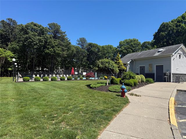 112 Dorado Court S, Middle Island, NY 11953