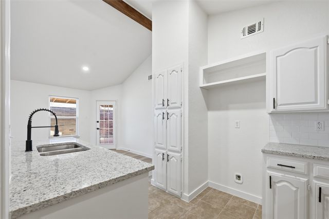 2810 Harvest Lake Drive, Irving, TX 75060