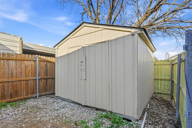 2810 Harvest Lake Drive, Irving, TX 75060