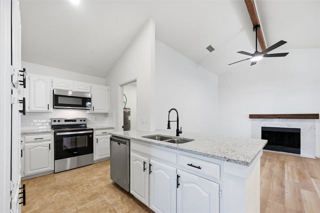 2810 Harvest Lake Drive, Irving, TX 75060