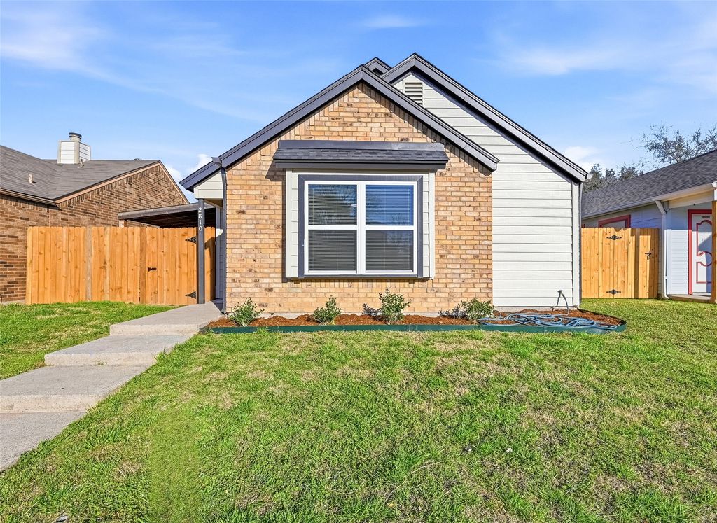 2810 Harvest Lake Drive, Irving, TX 75060