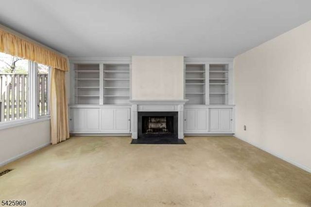 3 Macmillan Ct, Mahwah Twp., NJ 07430