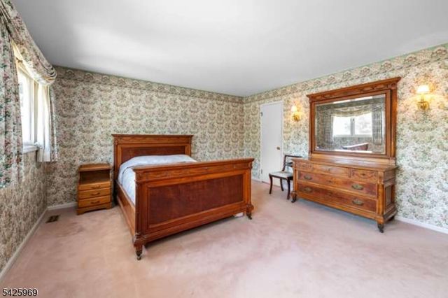 3 Macmillan Ct, Mahwah Twp., NJ 07430