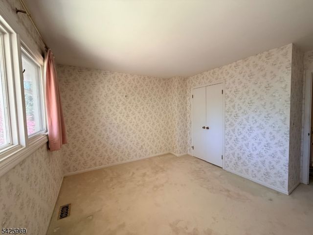 3 Macmillan Ct, Mahwah Twp., NJ 07430