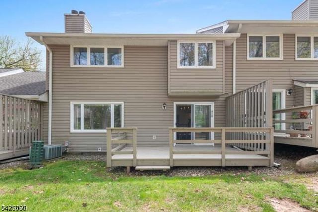 3 Macmillan Ct, Mahwah Twp., NJ 07430