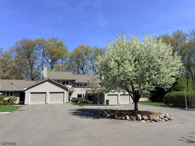 3 Macmillan Ct, Mahwah Twp., NJ 07430