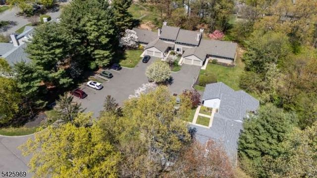 3 Macmillan Ct, Mahwah Twp., NJ 07430