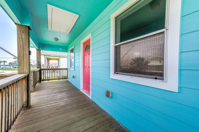 264 County Road 205, Sargent, TX 77414