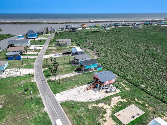 264 County Road 205, Sargent, TX 77414